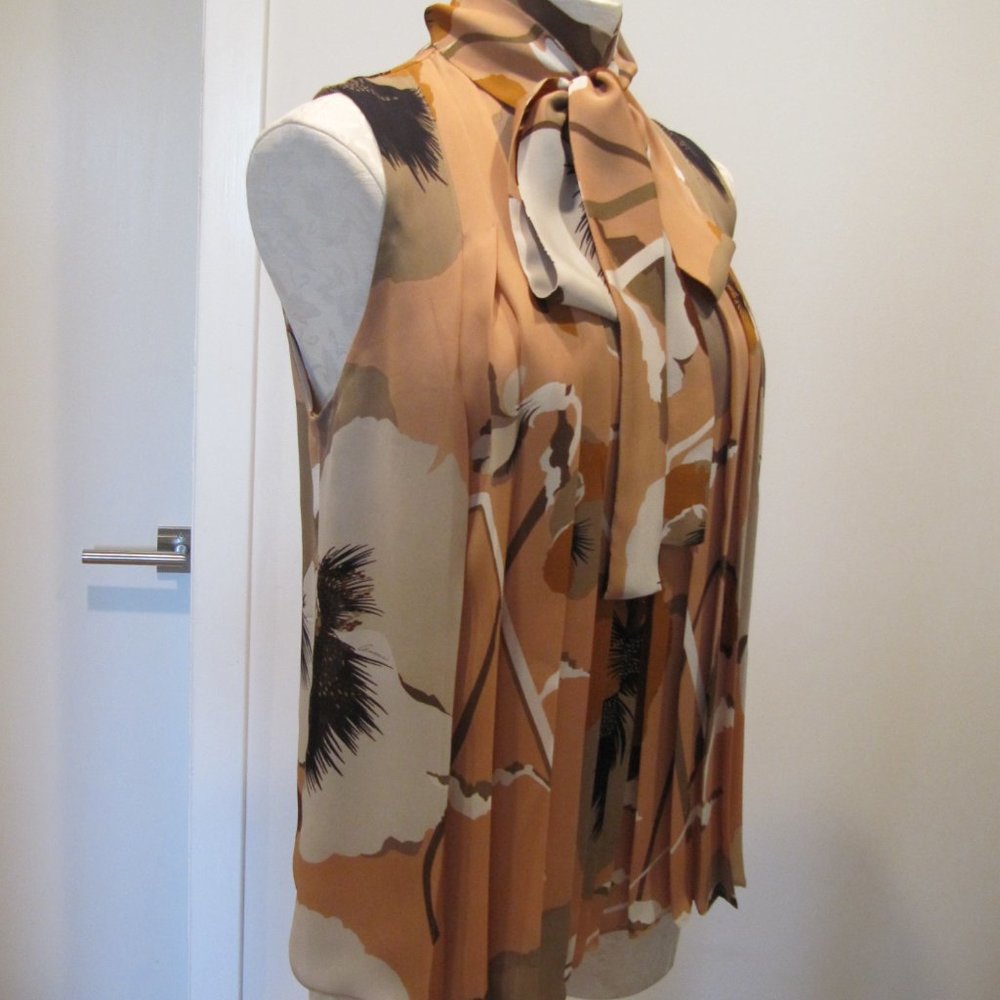 GUCCI Flawless Tan and Black Blouse Sz 38 - Picture 4 of 11